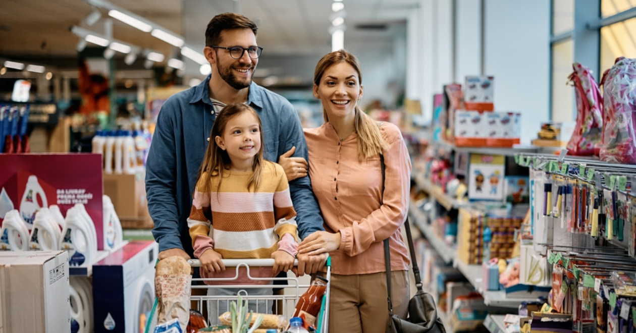 Family at the supermarket 