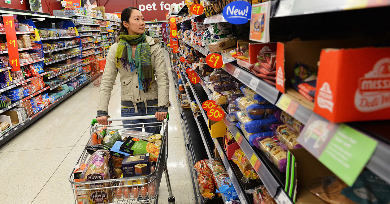 Supermarkets urged to help tackle obesity