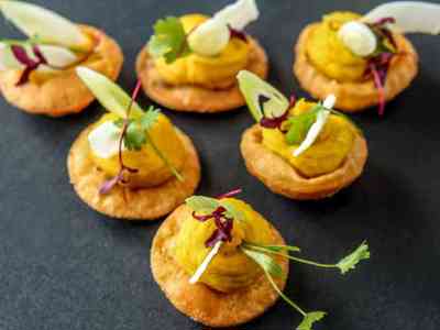 Boulevard Events: coconut and coriander dhal on shard poppadum